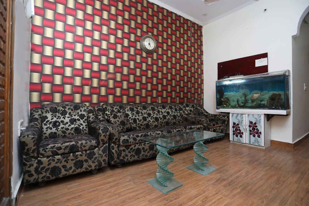 Oyo Stay The Castle Near M2K Cinemas Rohini New Delhi Exterior photo