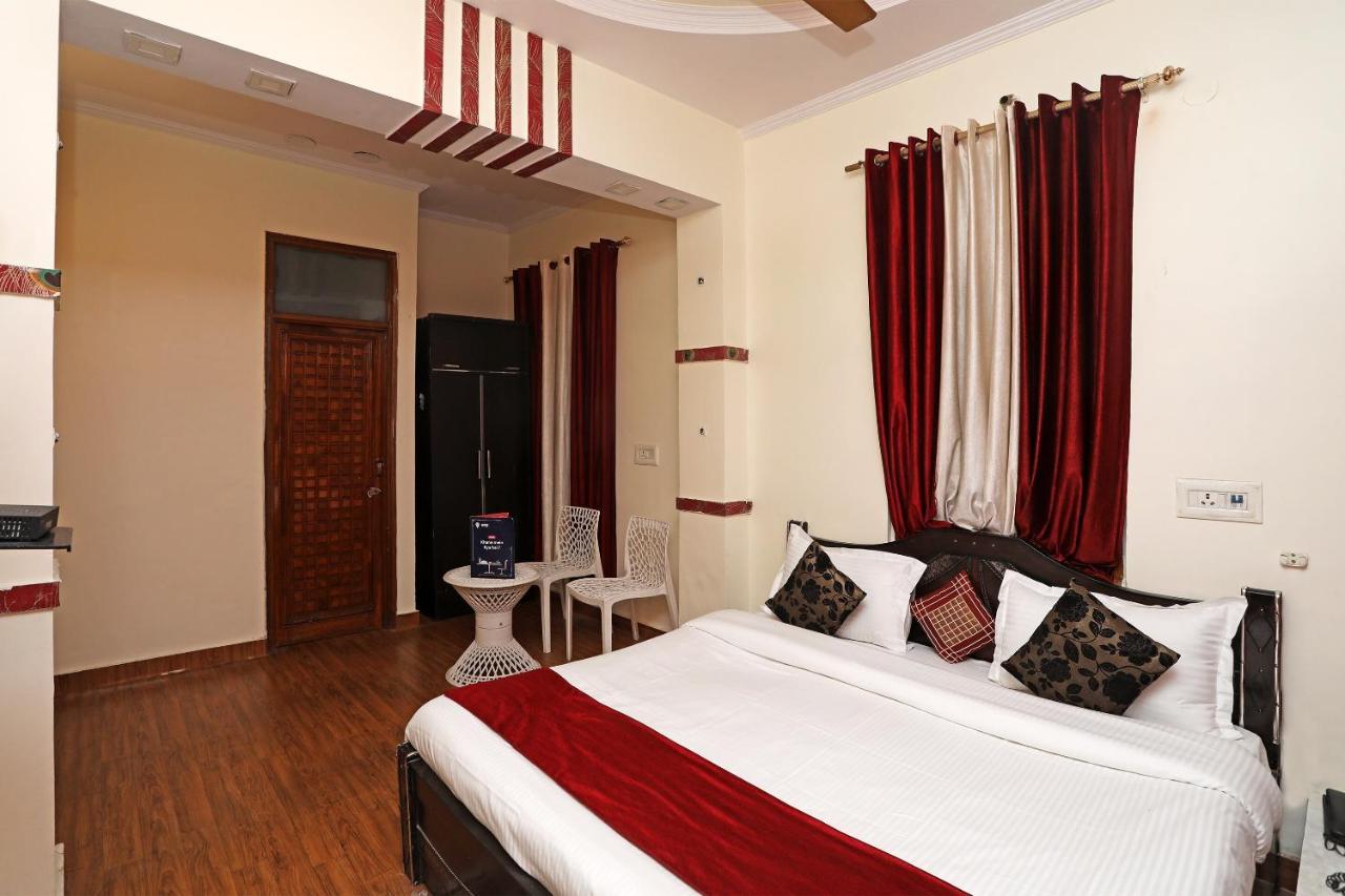 Oyo Stay The Castle Near M2K Cinemas Rohini New Delhi Exterior photo